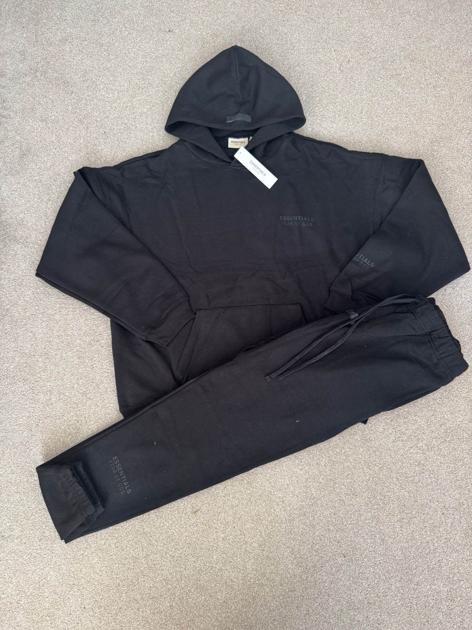 Essential tracksuit style 1